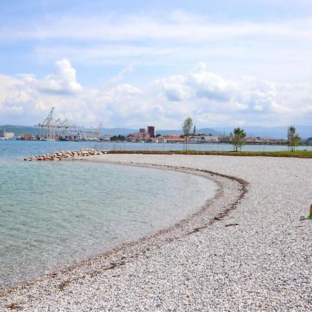 Aegida Beachfront Apartment Koper Eksteriør billede