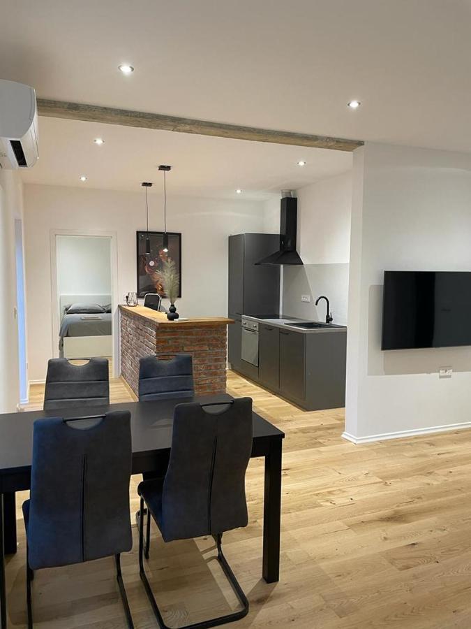 Aegida Beachfront Apartment Koper Eksteriør billede