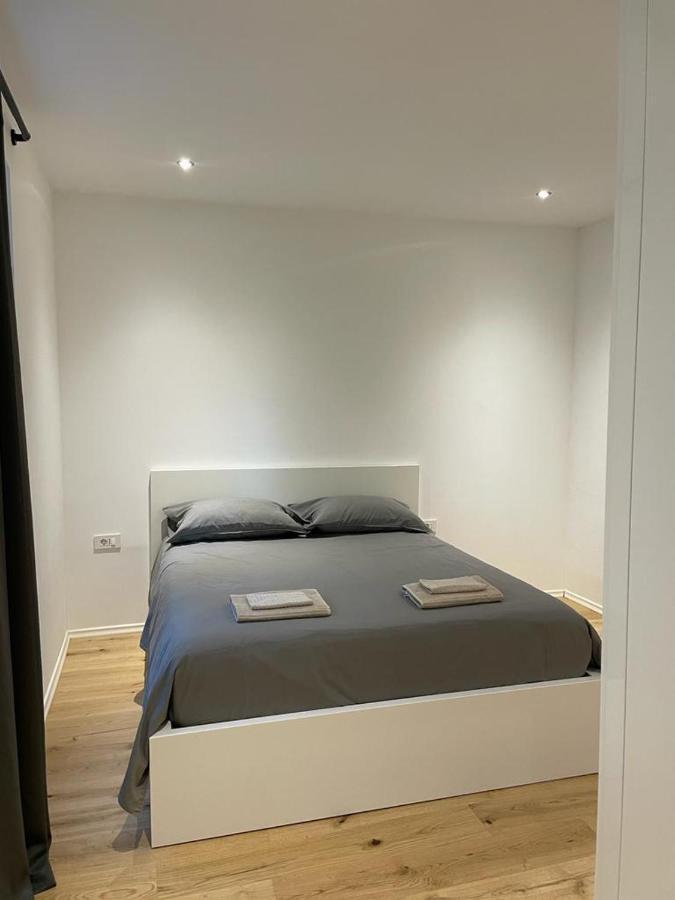 Aegida Beachfront Apartment Koper Eksteriør billede